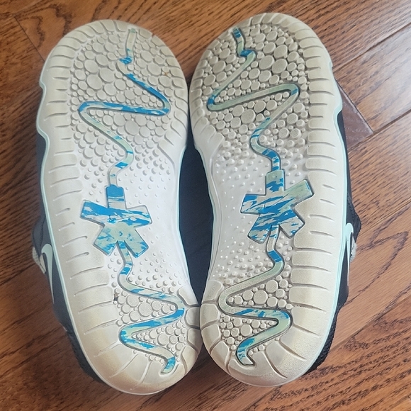 Nike Zoom Pulse Shoes - Picture 8 of 10